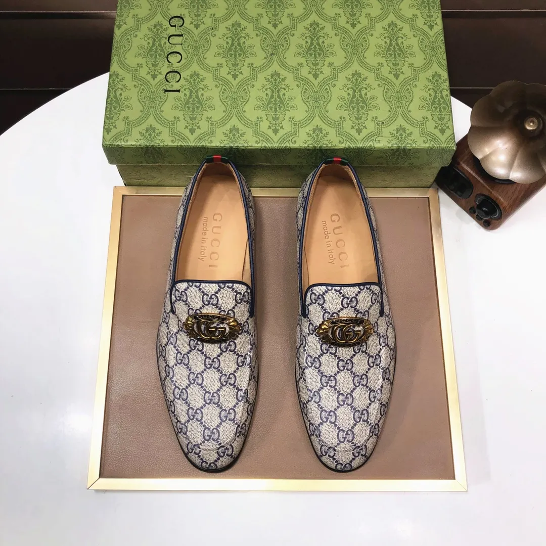 Men's shoes💰500💰Italy's top luxury men's shoe giant (GUCCI) (Gucci) (full cowhide lining) new arrival🍃Original European style🔰 Pleasant to the eye😍In order to make the shoes more durable and non-deformable🌀The production continues to follow traditional methods but there is still no lack of innovation💪Choose original sheepskin for the leather♻️ Smooth and natural And extra bright ⭐Made of imported cowhide, the first choice of rich people 38-45 (45 customized)